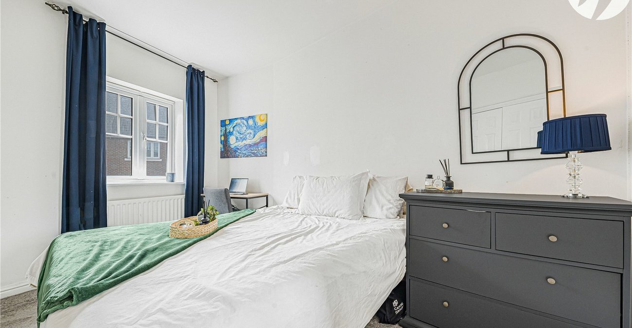 2 bedroom house for sale in Greenhithe | Robinson Jackson