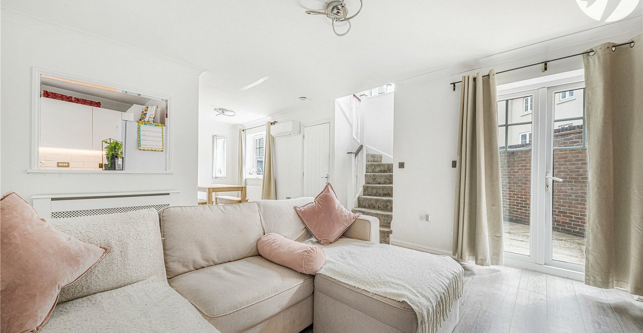 2 bedroom house for sale in Greenhithe | Robinson Jackson