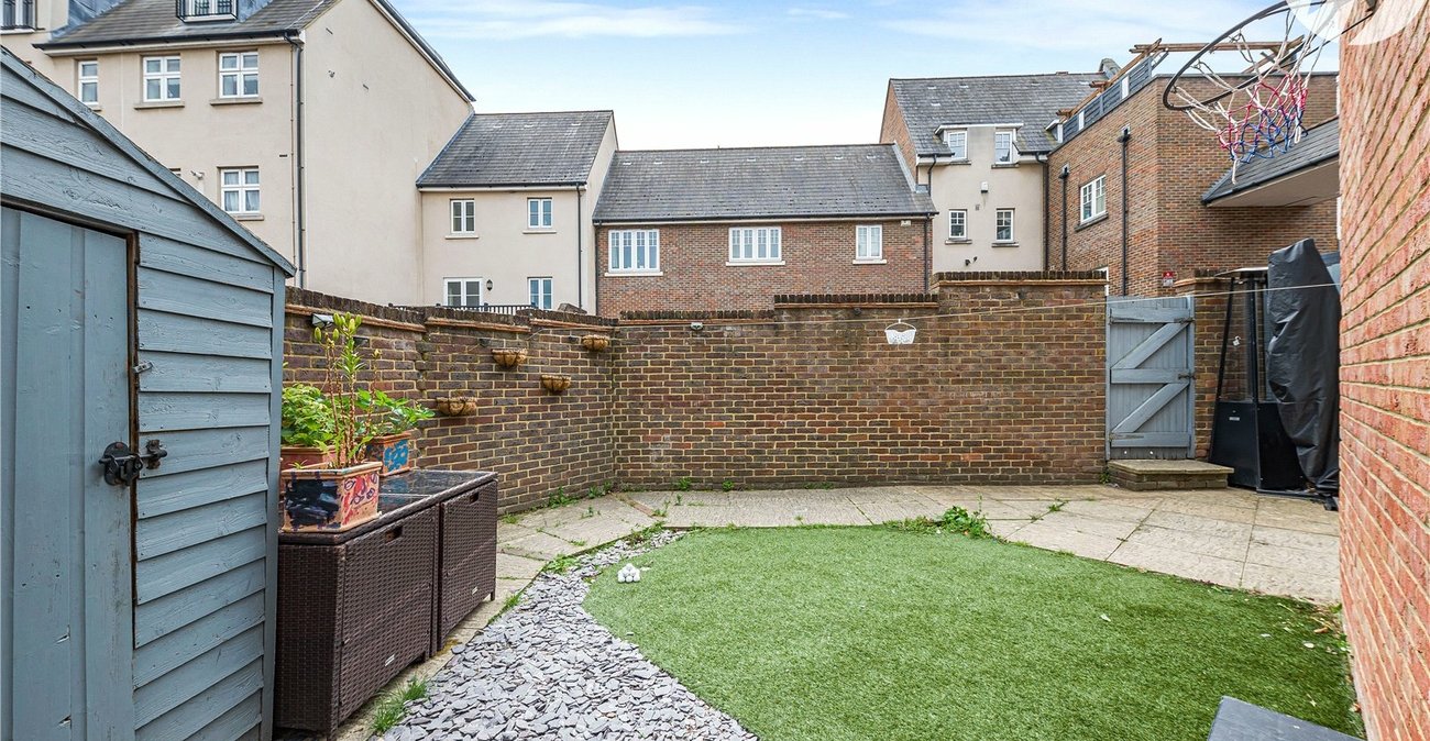 2 bedroom house for sale in Greenhithe | Robinson Jackson