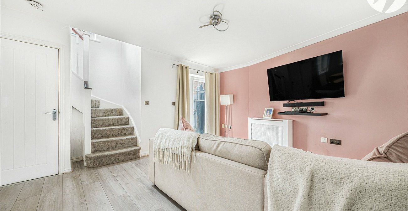 2 bedroom house for sale in Greenhithe | Robinson Jackson