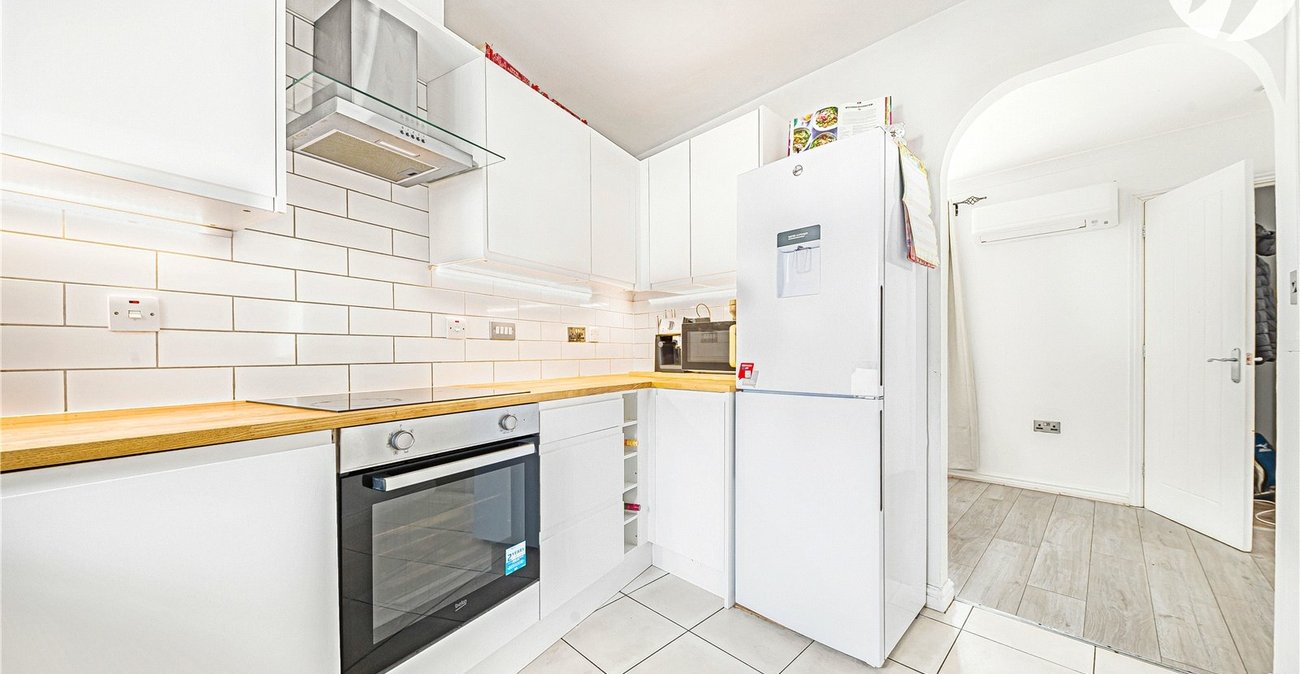 2 bedroom house for sale in Greenhithe | Robinson Jackson