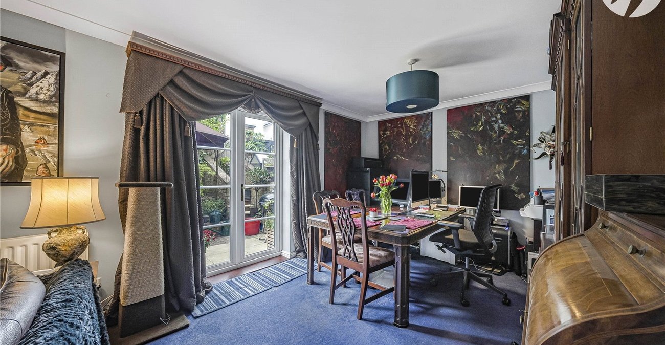 4 bedroom house for sale in Greenhithe | Robinson Jackson