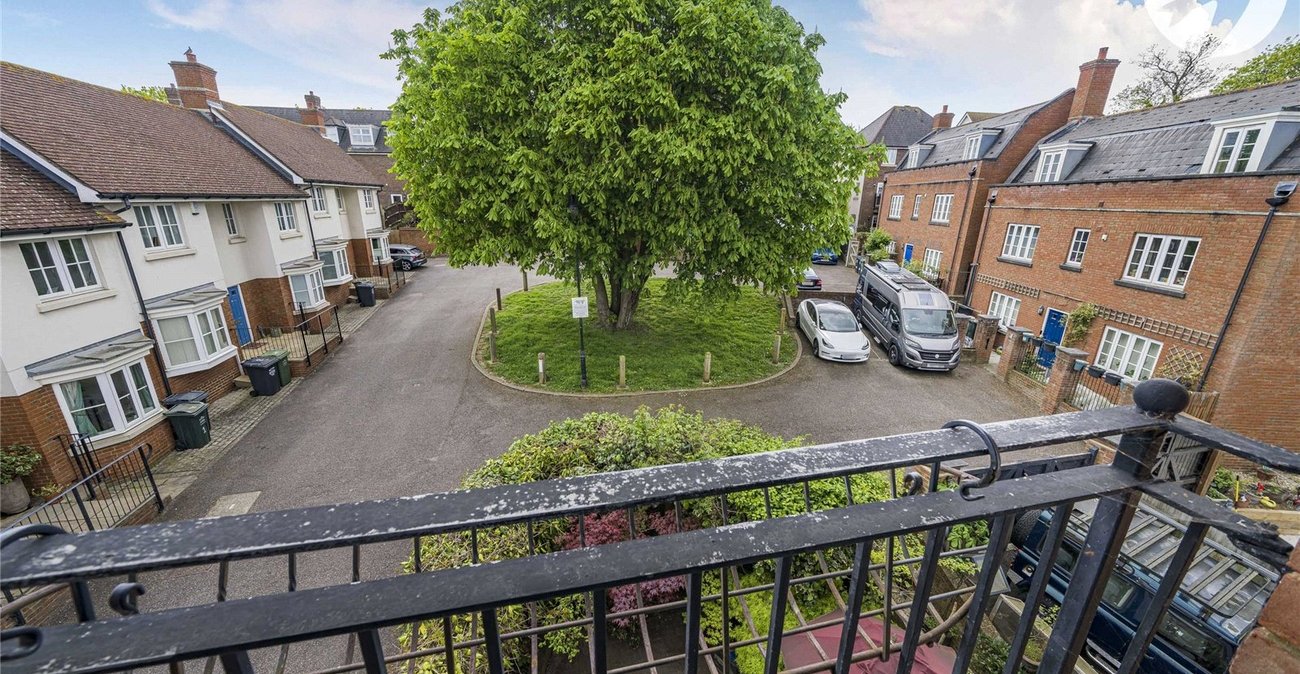 4 bedroom house for sale in Greenhithe | Robinson Jackson