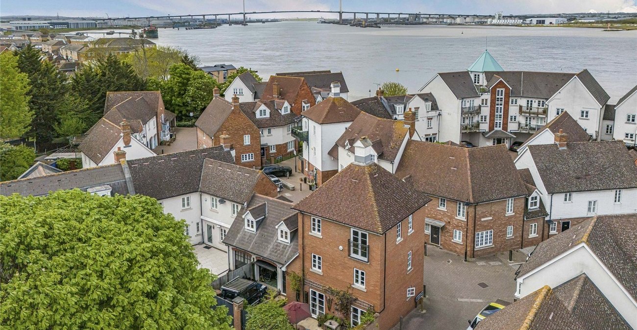4 bedroom house for sale in Greenhithe | Robinson Jackson