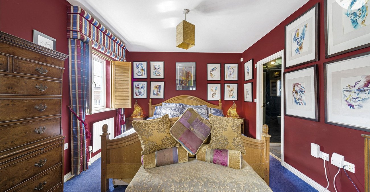 4 bedroom house for sale in Greenhithe | Robinson Jackson