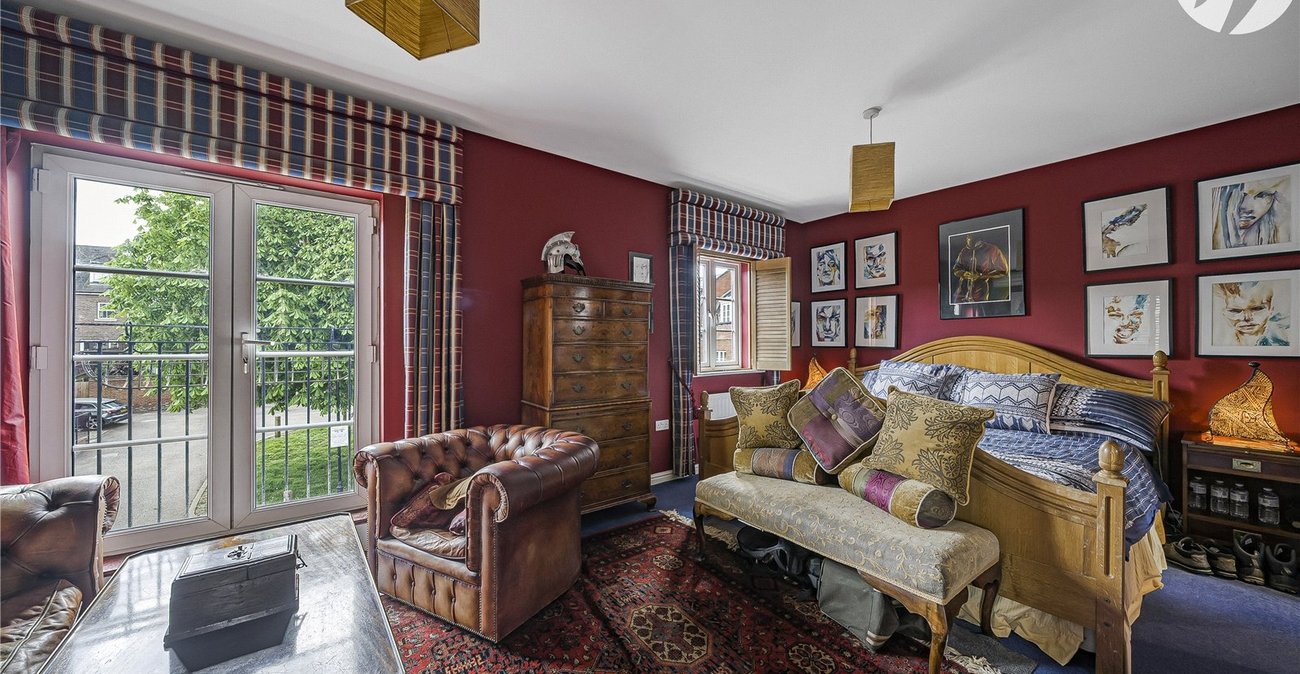 4 bedroom house for sale in Greenhithe | Robinson Jackson