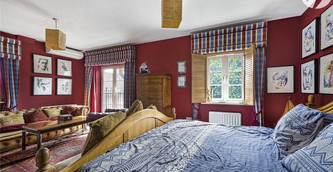4 bedroom house for sale in Greenhithe | Robinson Jackson