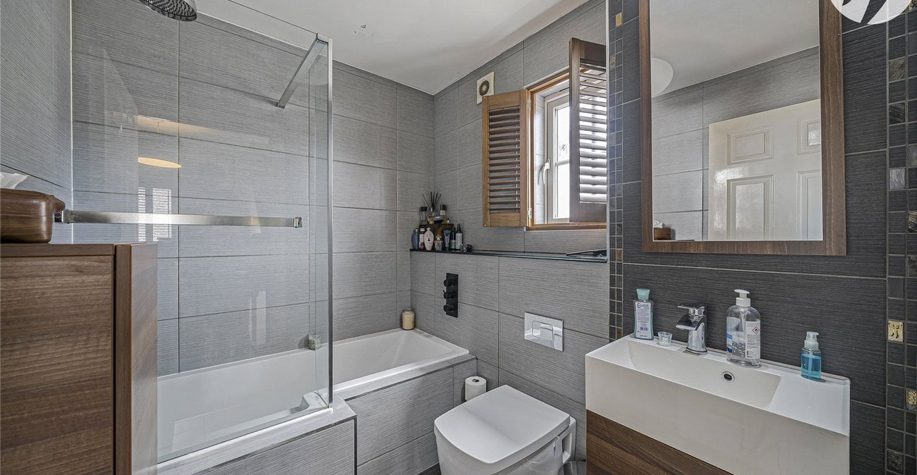 4 bedroom house for sale in Greenhithe | Robinson Jackson