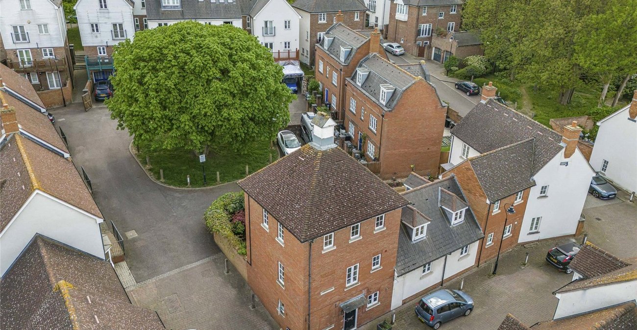 4 bedroom house for sale in Greenhithe | Robinson Jackson