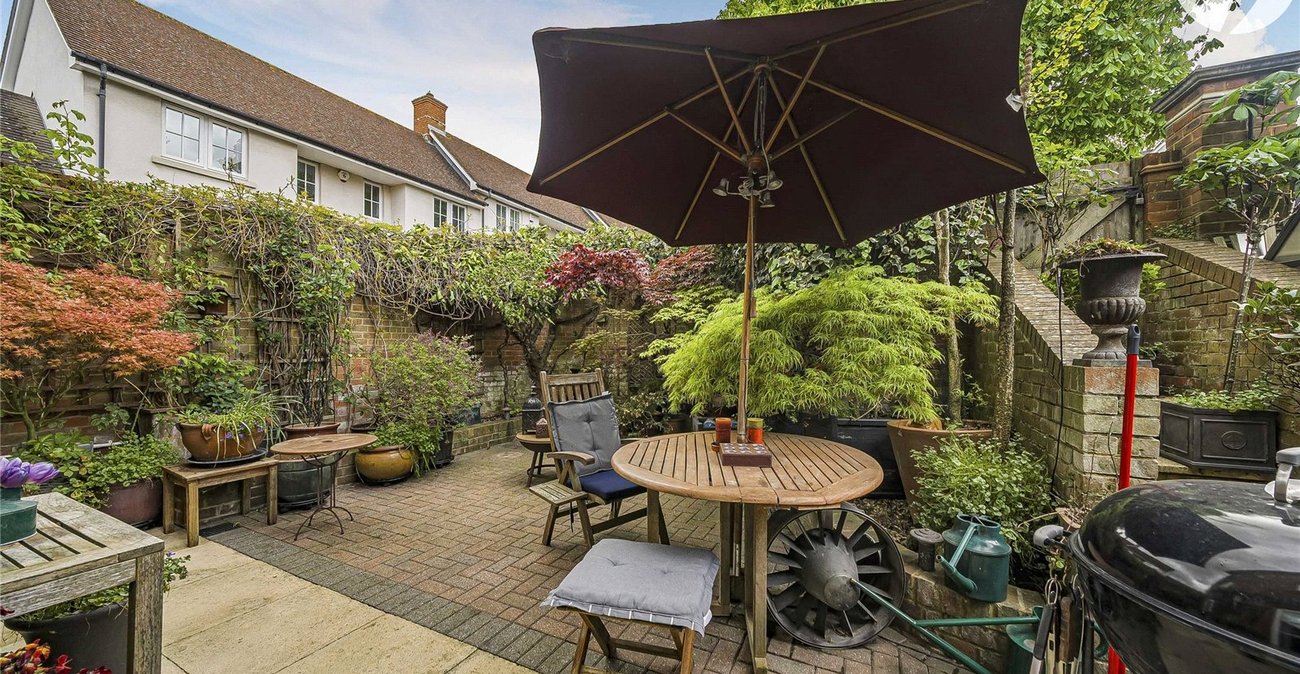 4 bedroom house for sale in Greenhithe | Robinson Jackson