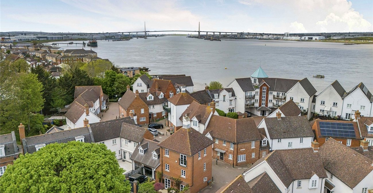 4 bedroom house for sale in Greenhithe | Robinson Jackson