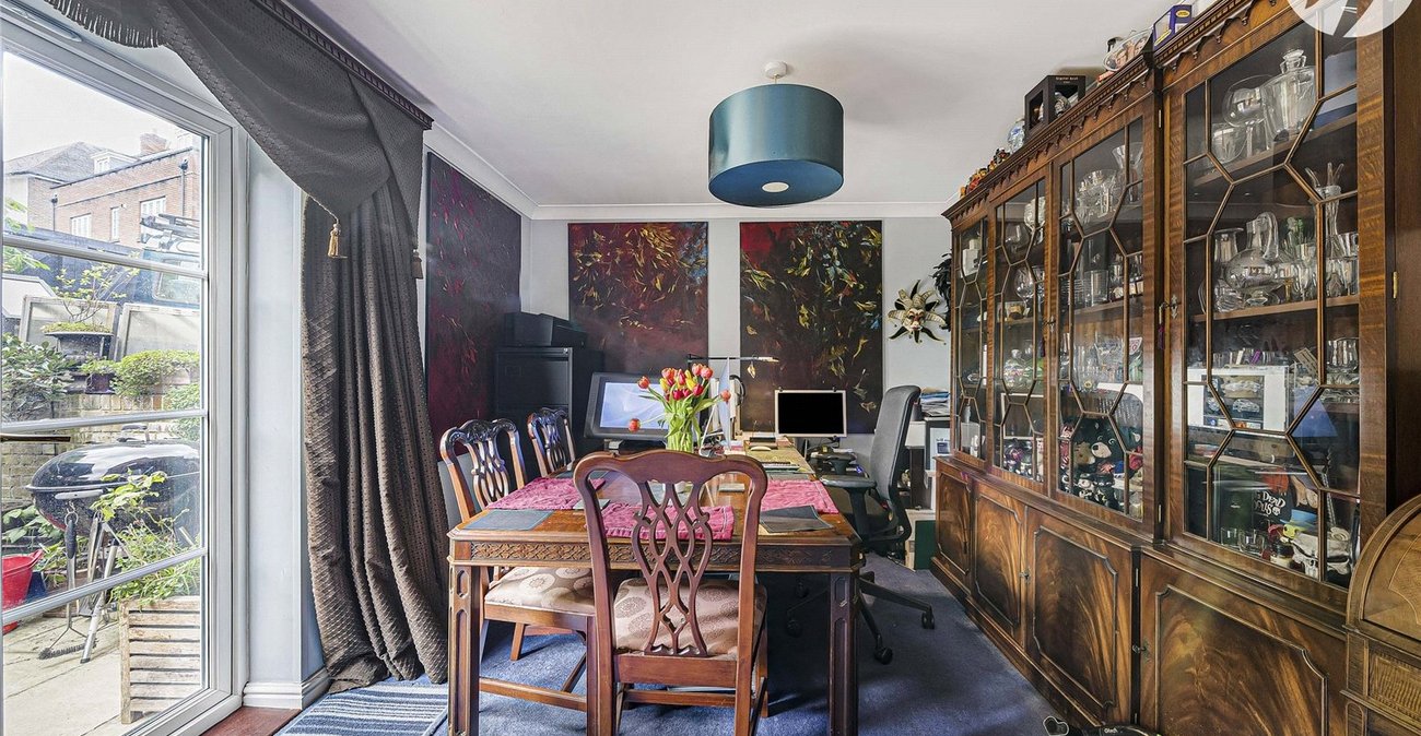4 bedroom house for sale in Greenhithe | Robinson Jackson