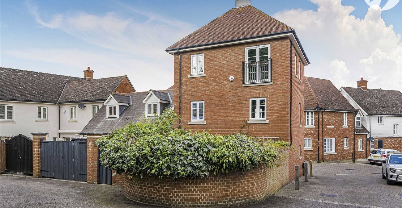 4 bedroom house for sale in Greenhithe | Robinson Jackson