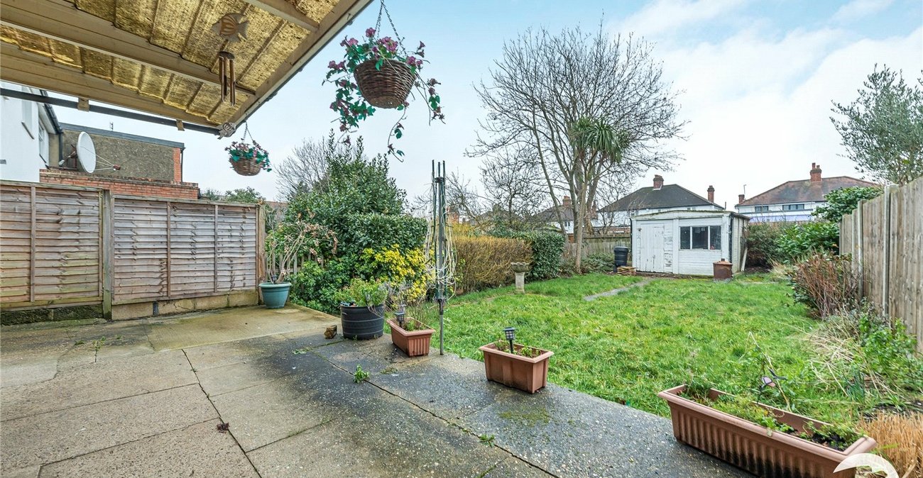 3 bedroom house for sale in London | Robinson Jackson