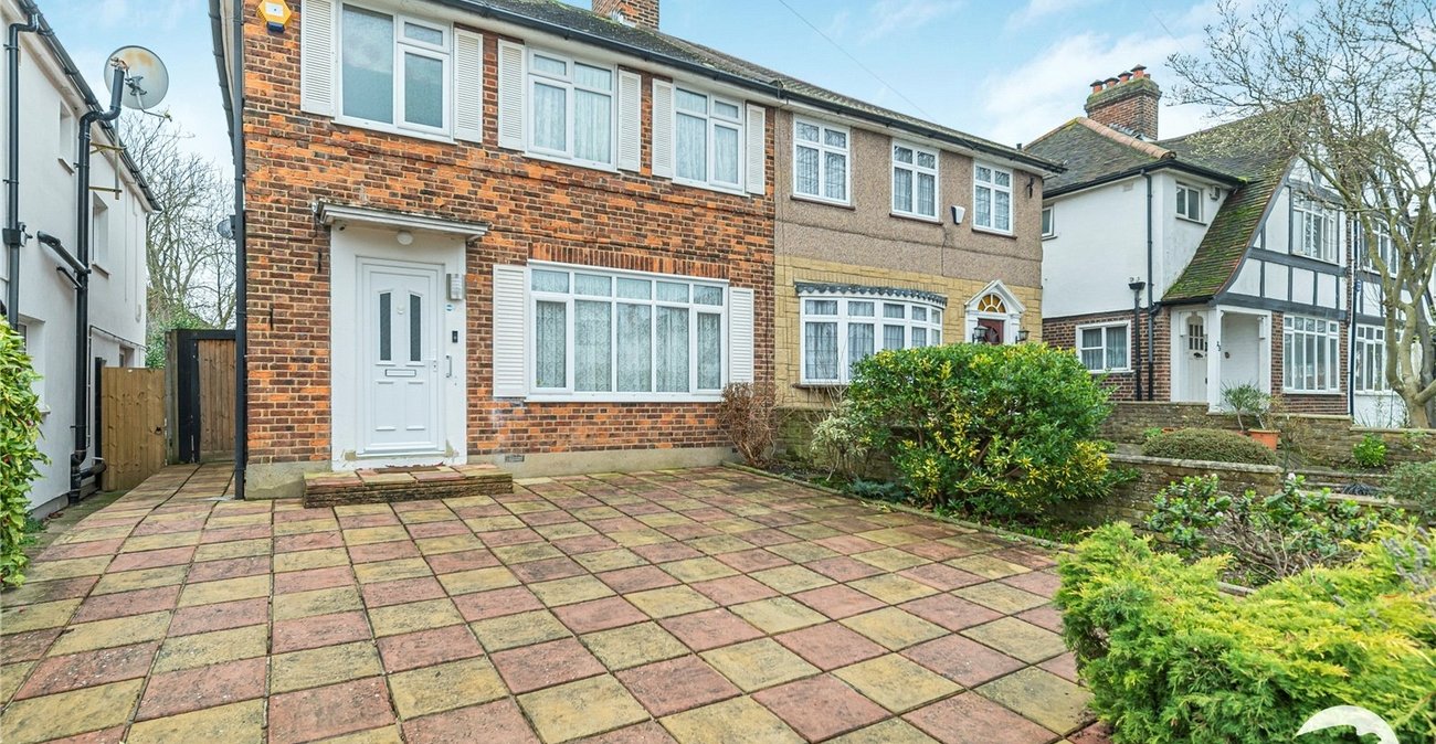 3 bedroom house for sale in London | Robinson Jackson