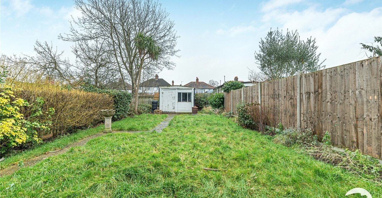 3 bedroom house for sale in London | Robinson Jackson