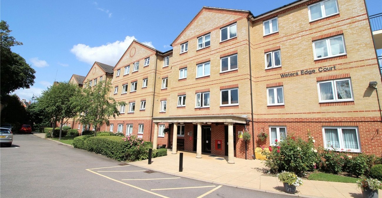 1 bedroom property for sale in 1 Wharfside Close | Robinson Jackson