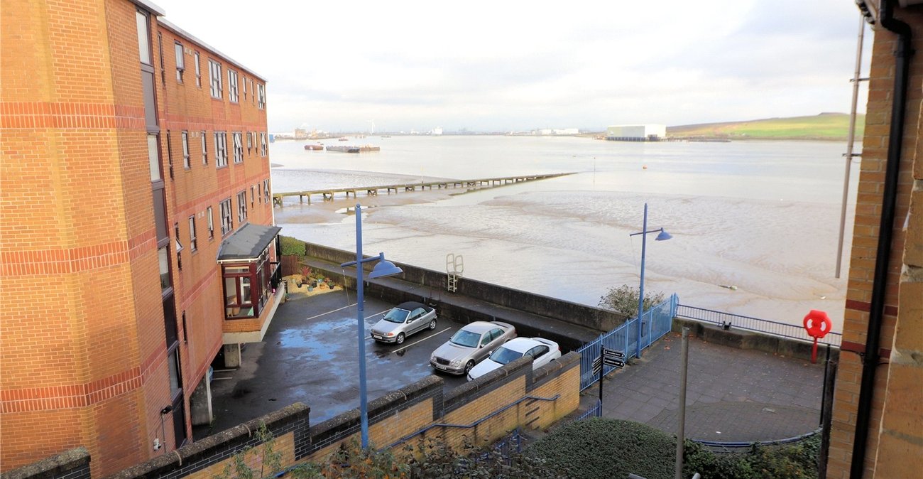 1 bedroom property for sale in Wharfside Close | Robinson Jackson