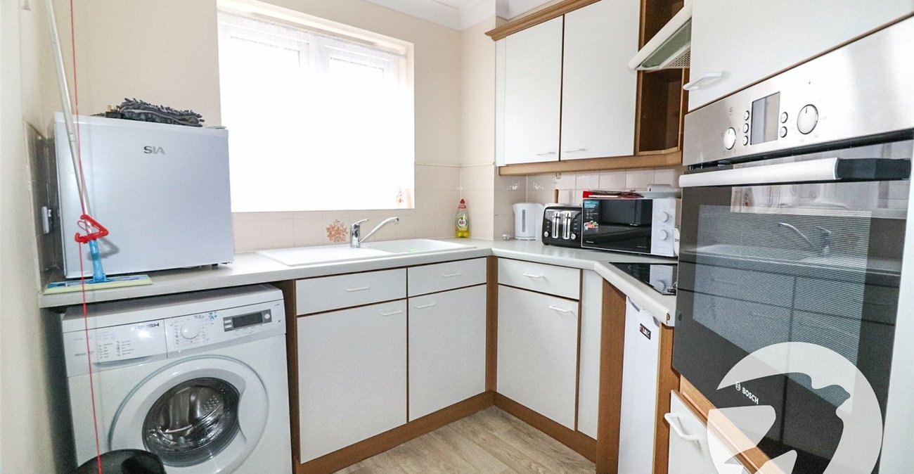 1 bedroom property for sale in Wharfside Close | Robinson Jackson