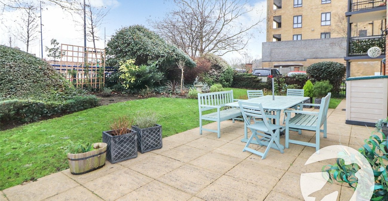 1 bedroom property for sale in Wharfside Close | Robinson Jackson