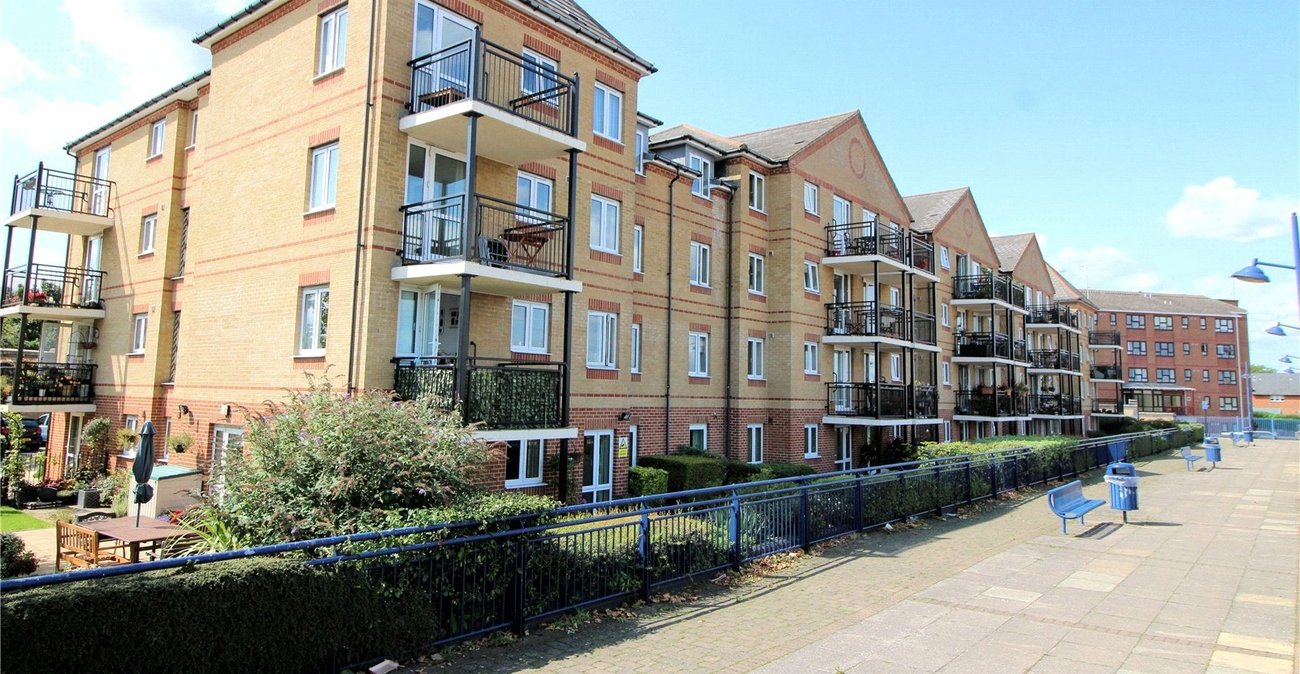 1 bedroom property for sale in Wharfside Close | Robinson Jackson