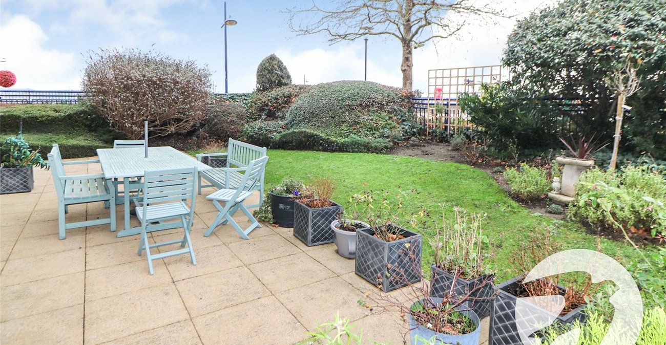 1 bedroom property for sale in Wharfside Close | Robinson Jackson