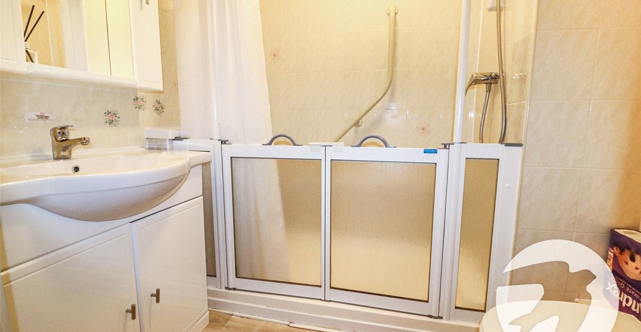 1 bedroom property for sale in Wharfside Close | Robinson Jackson