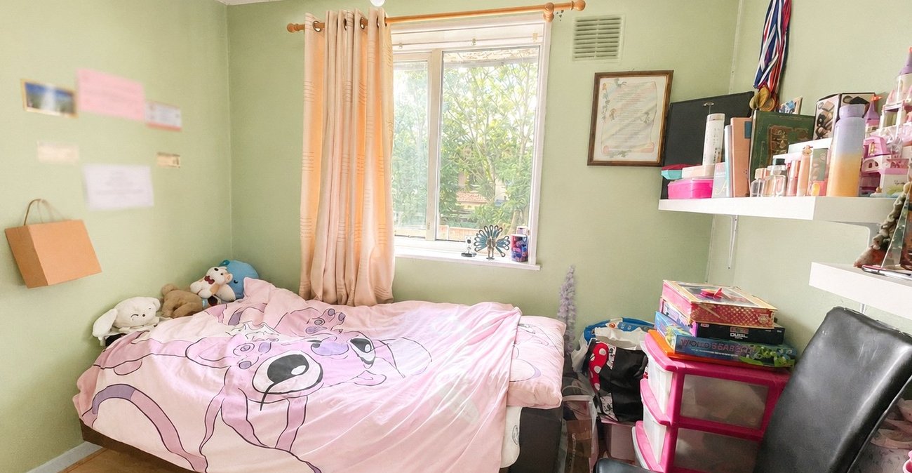 3 bedroom house for sale in London | Robinson Jackson