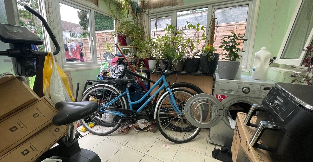3 bedroom house for sale in London | Robinson Jackson