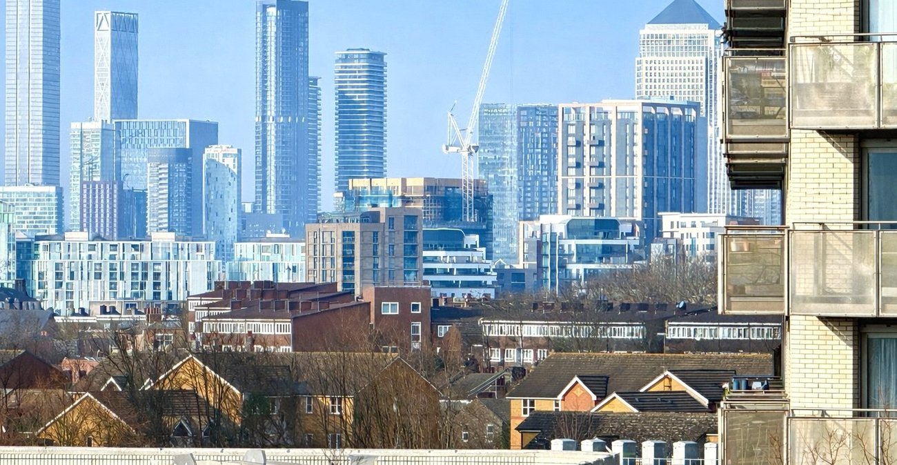 2 bedroom property for sale in London | Robinson Jackson