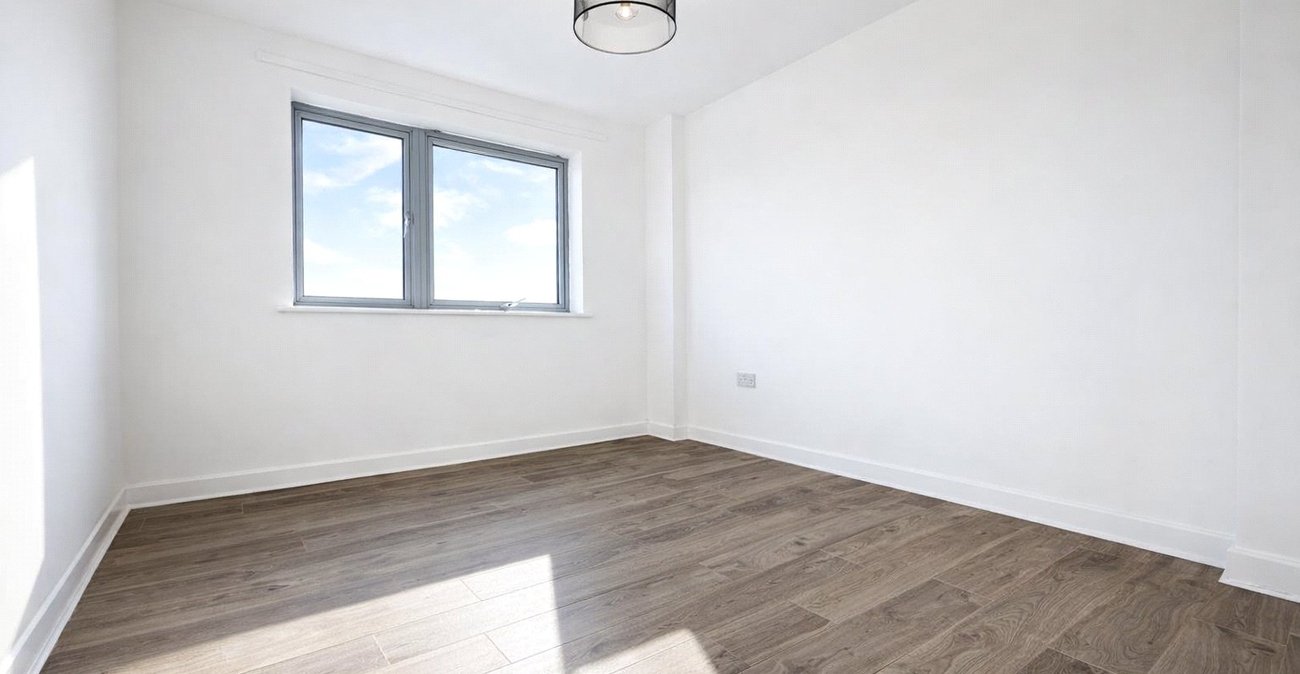 2 bedroom property for sale in London | Robinson Jackson