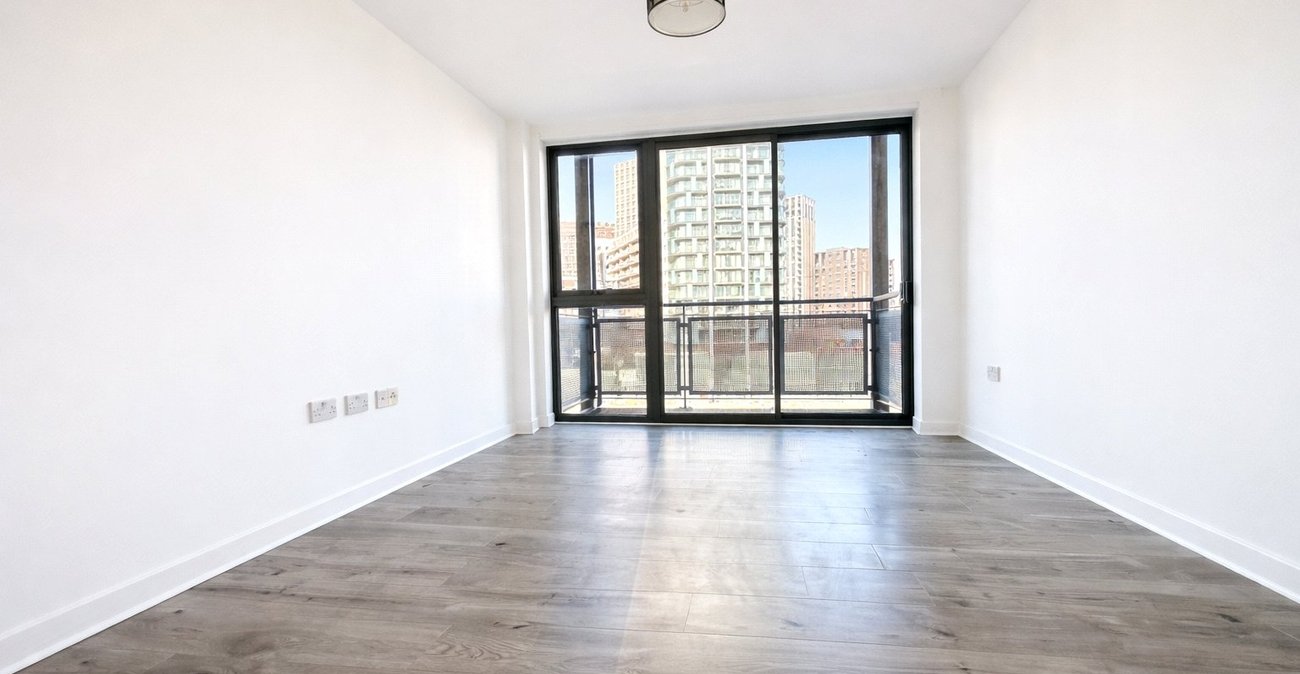 2 bedroom property for sale in London | Robinson Jackson