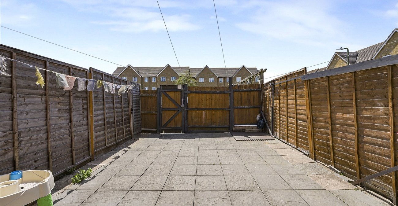 2 bedroom house for sale in Dartford | Robinson Jackson
