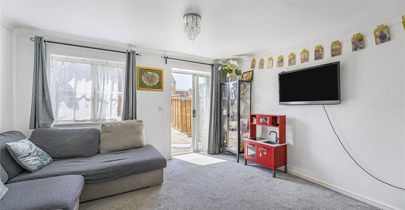 2 bedroom house for sale in Dartford | Robinson Jackson