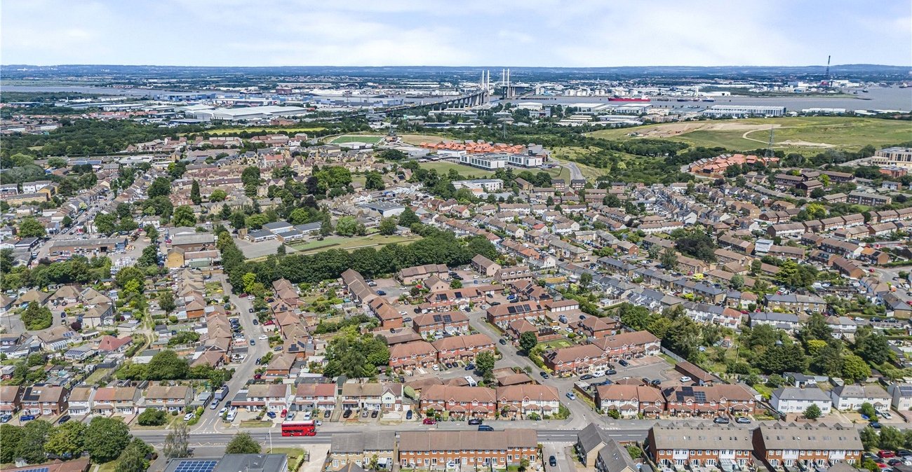 2 bedroom house for sale in Dartford | Robinson Jackson