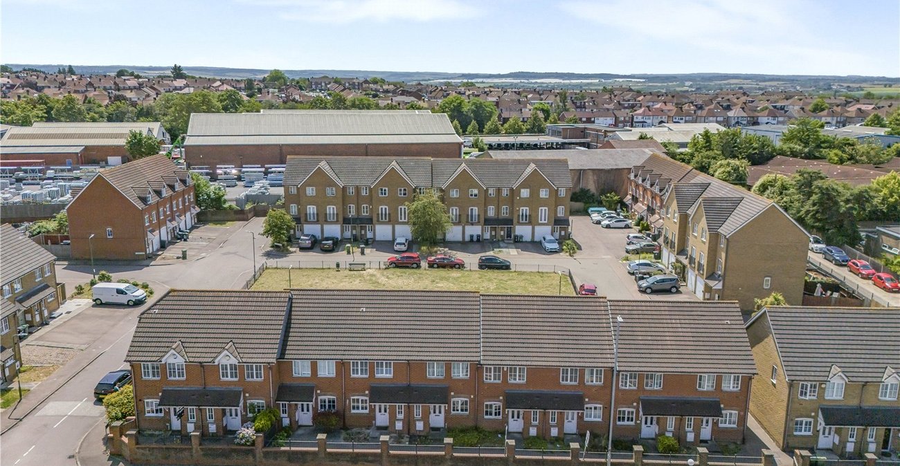 2 bedroom house for sale in Dartford | Robinson Jackson