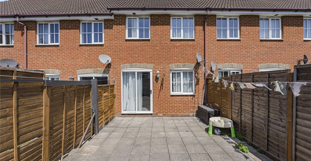 2 bedroom house for sale in Dartford | Robinson Jackson