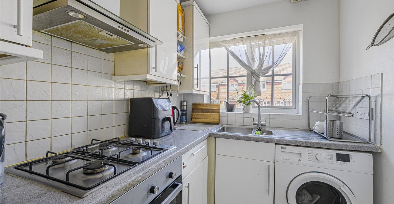 2 bedroom house for sale in Dartford | Robinson Jackson