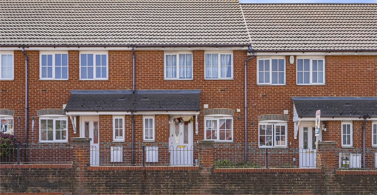 2 bedroom house for sale in Dartford | Robinson Jackson