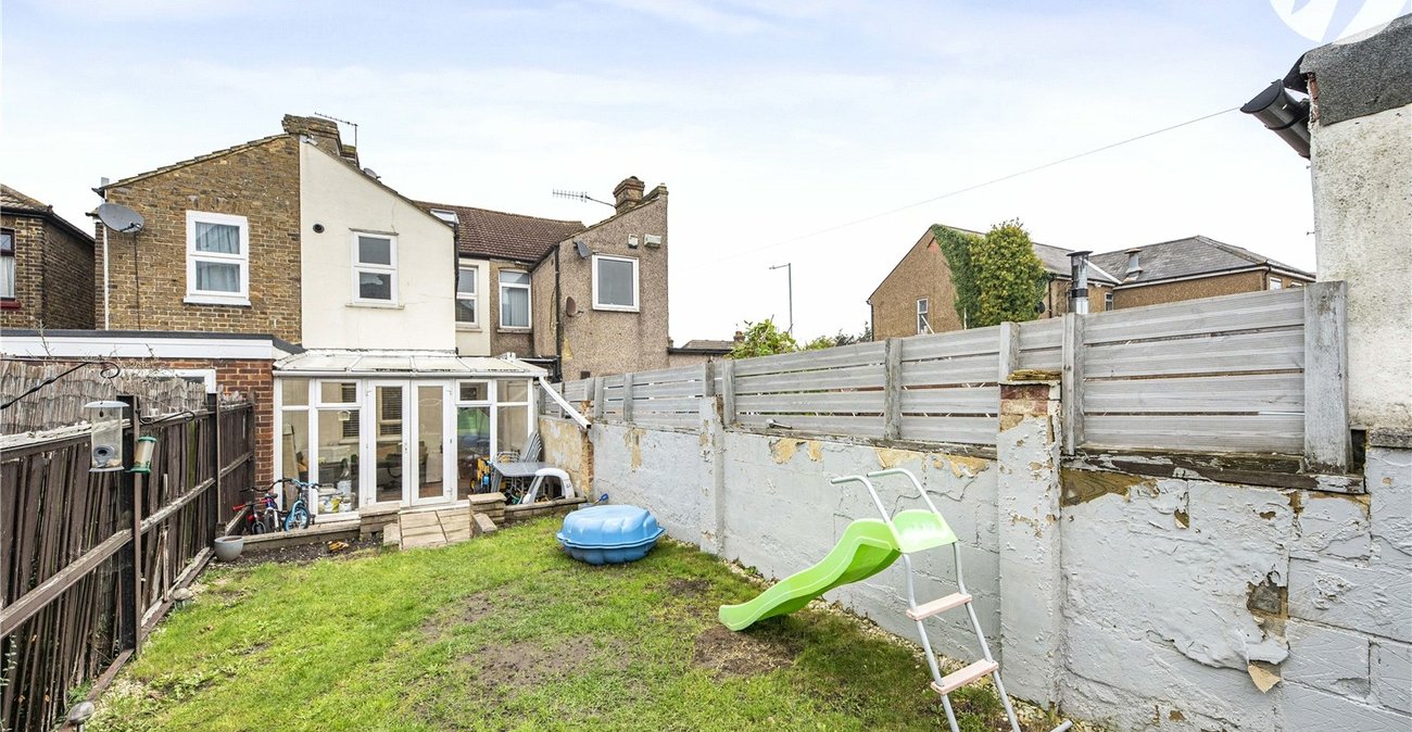 2 bedroom house for sale in Dartford | Robinson Jackson