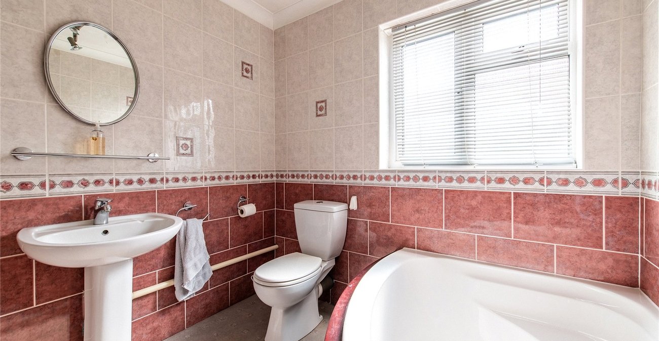 2 bedroom house for sale in Gravesend | Robinson Michael & Jackson