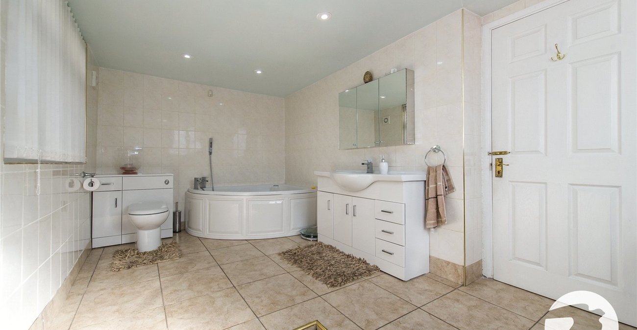 4 bedroom house for sale in Higham | Robinson Michael & Jackson