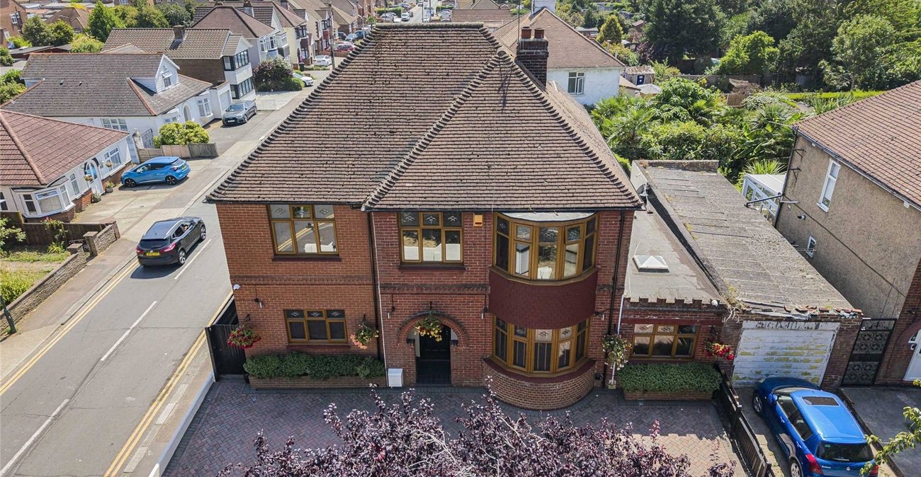 6 bedroom house for sale in Strood | Robinson Michael & Jackson