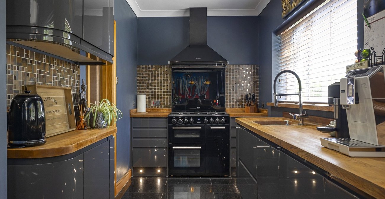 6 bedroom house for sale in Strood | Robinson Michael & Jackson