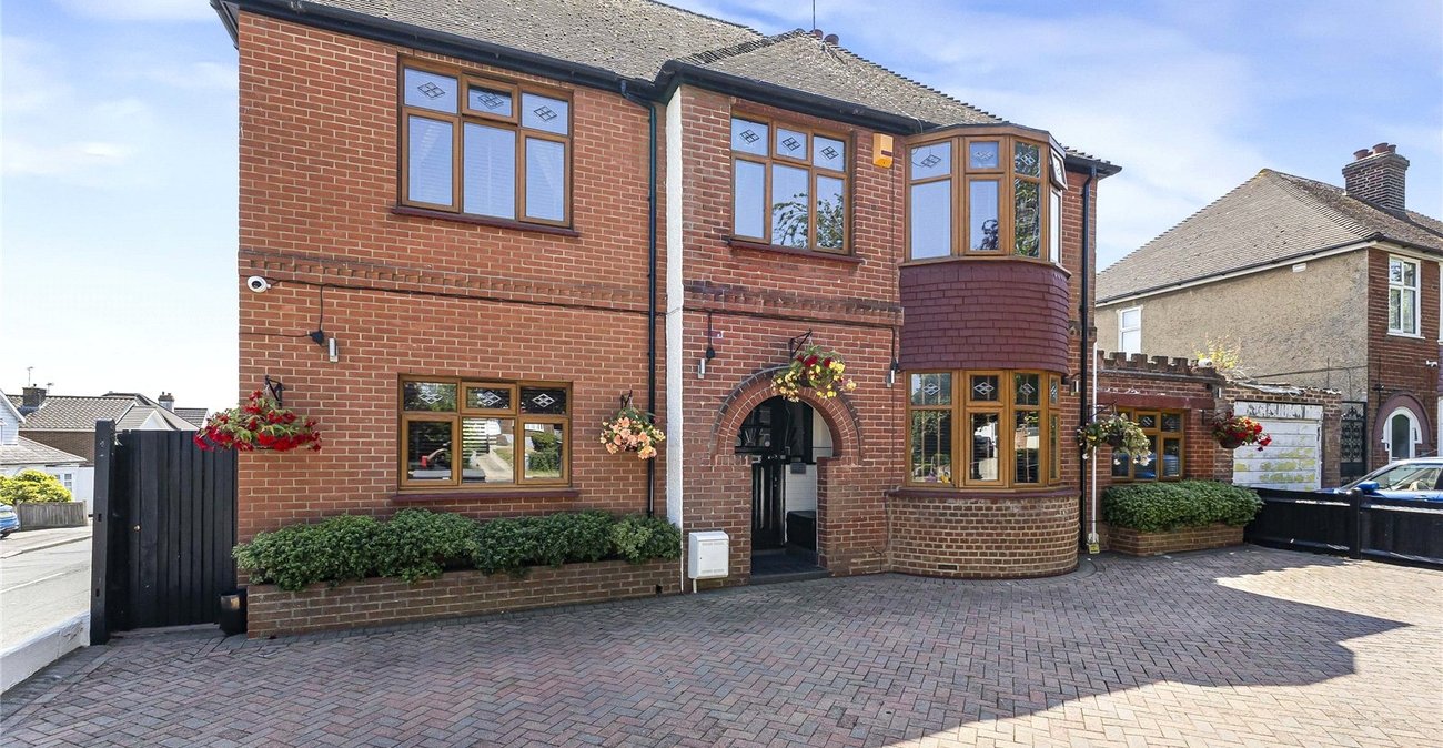 6 bedroom house for sale in Strood | Robinson Michael & Jackson