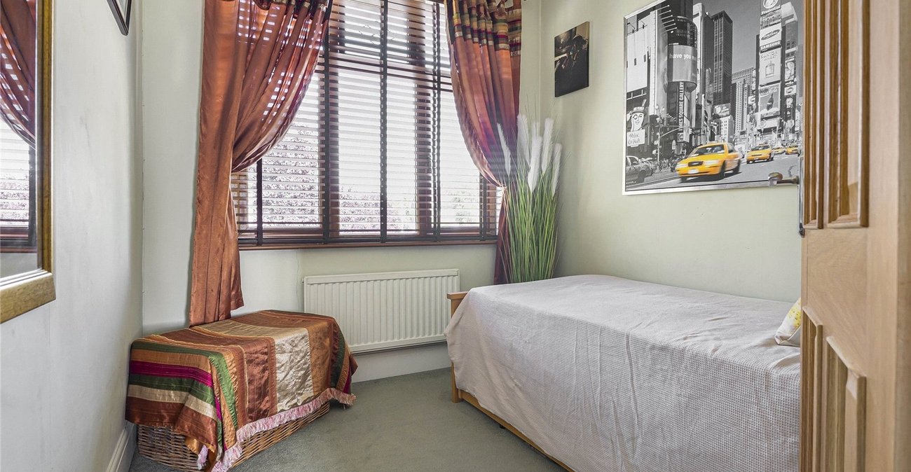 6 bedroom house for sale in Strood | Robinson Michael & Jackson