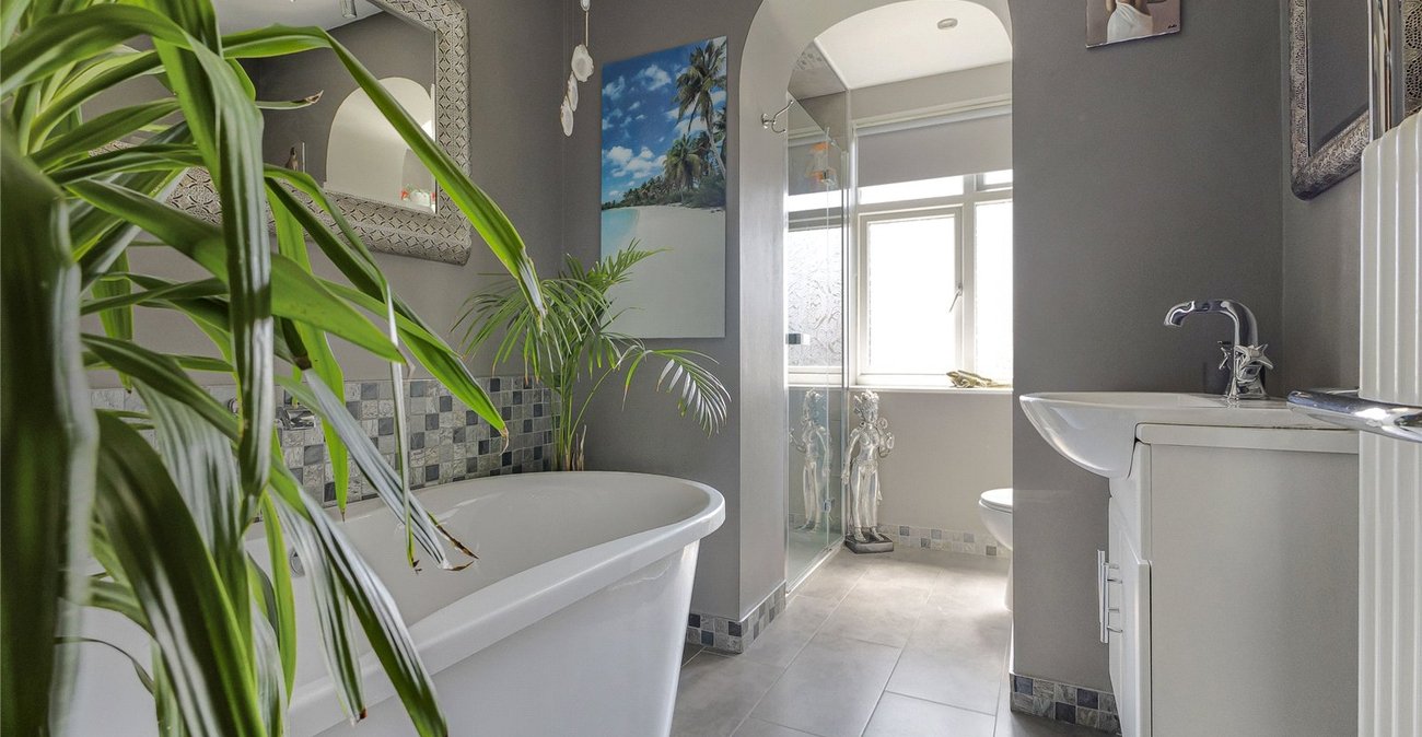6 bedroom house for sale in Strood | Robinson Michael & Jackson