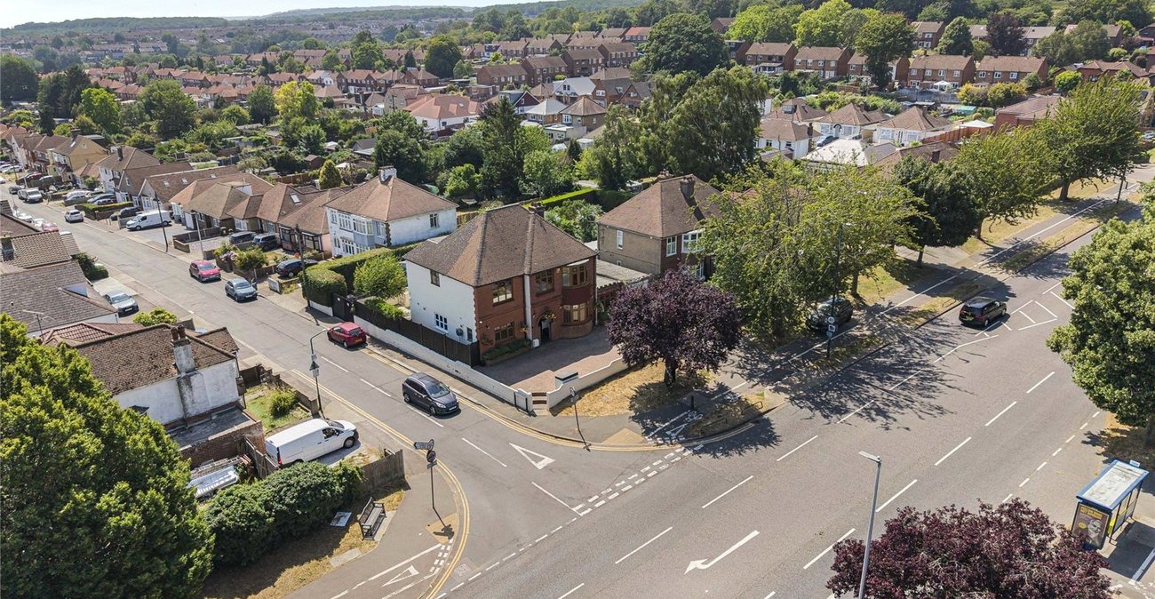 6 bedroom house for sale in Strood | Robinson Michael & Jackson
