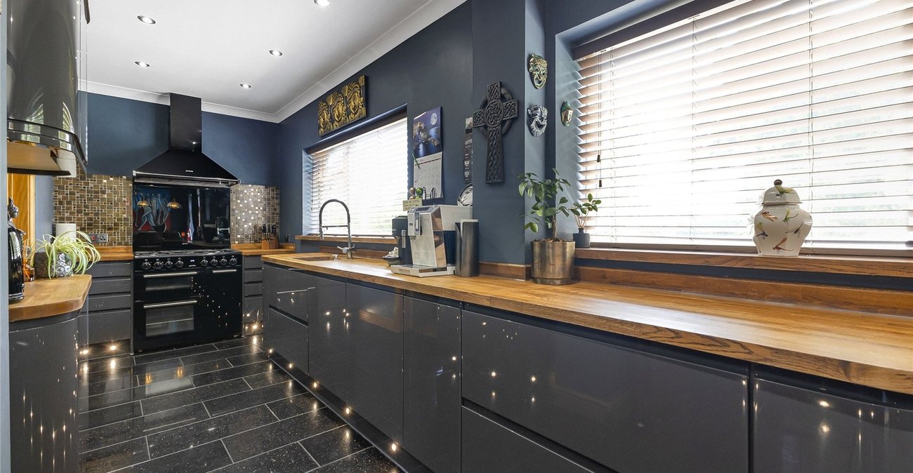 6 bedroom house for sale in Strood | Robinson Michael & Jackson