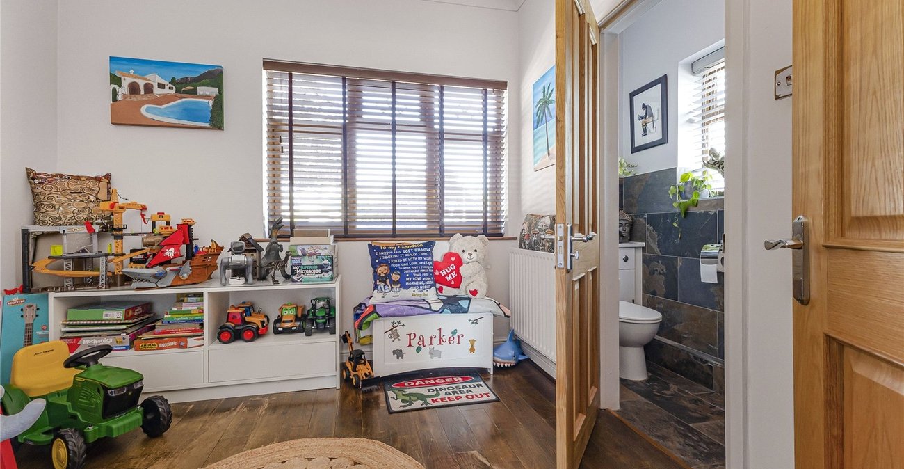 6 bedroom house for sale in Strood | Robinson Michael & Jackson